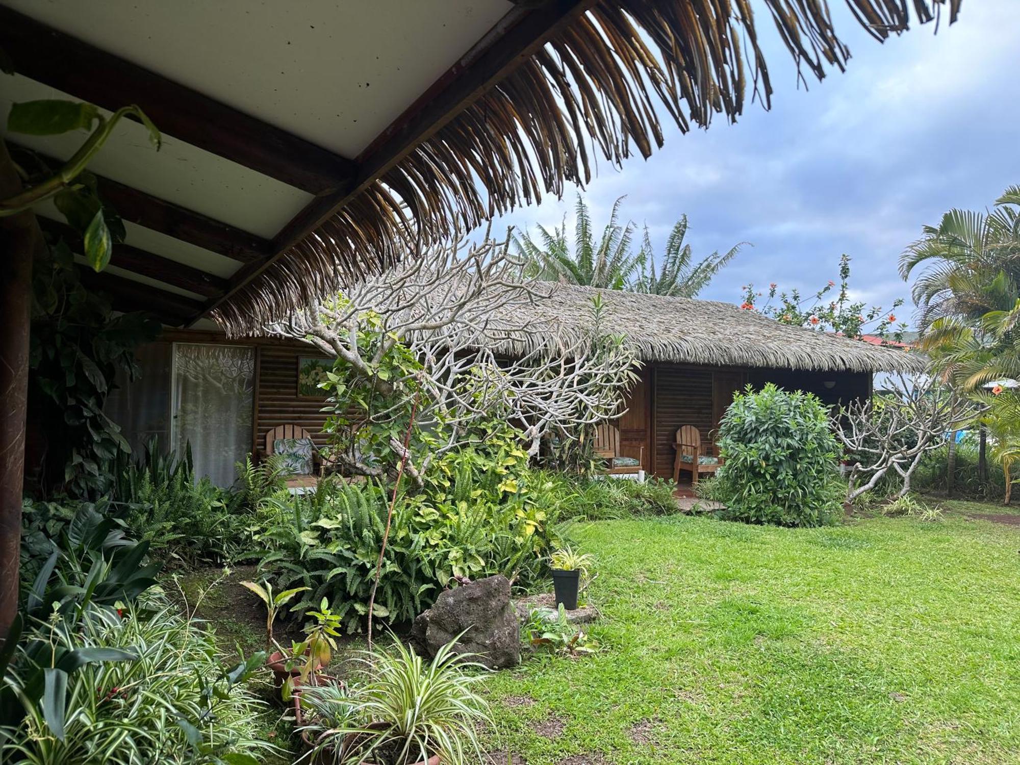 Hare Henua Bed & Breakfast Hanga Roa Exterior photo