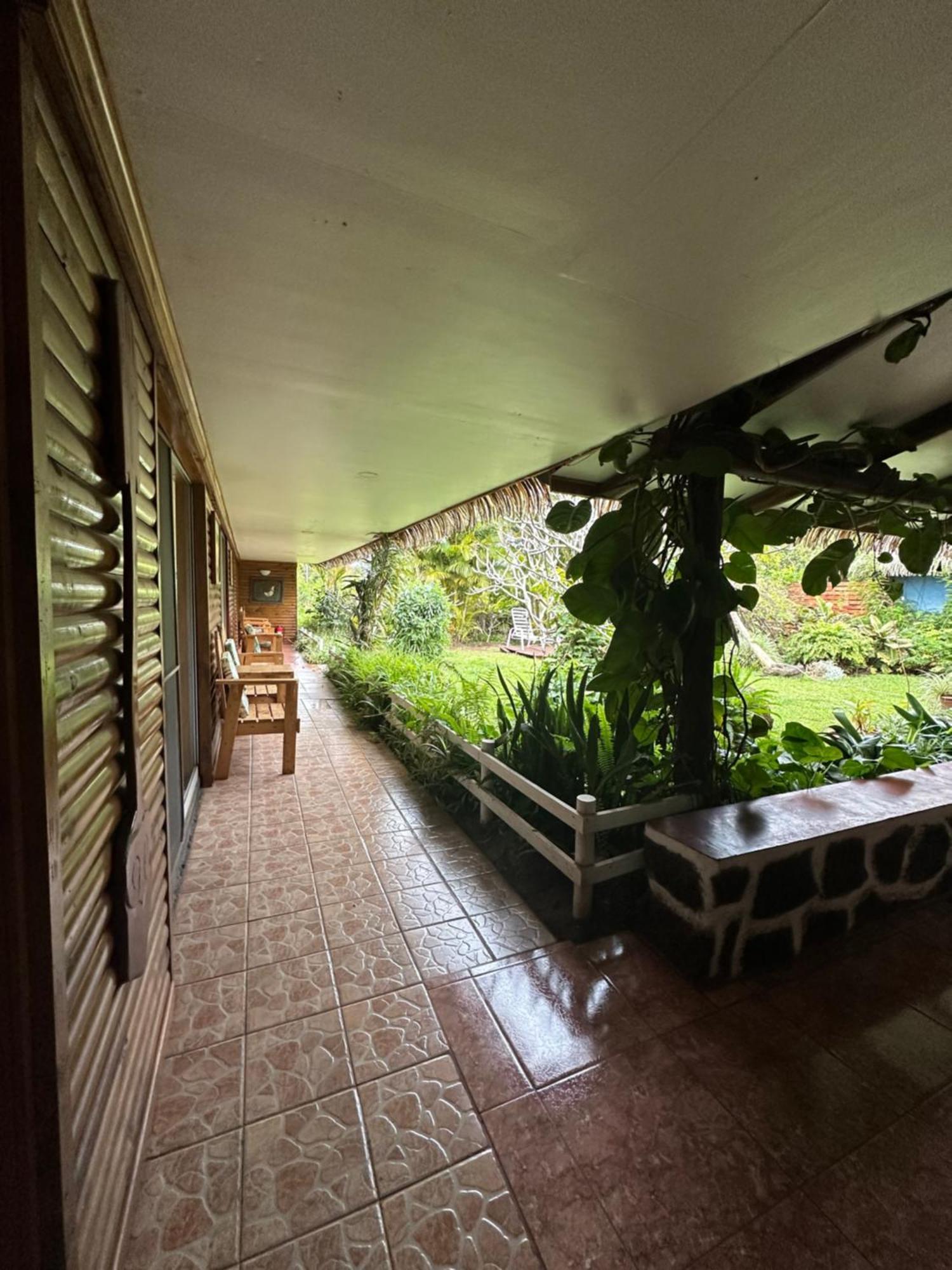 Hare Henua Bed & Breakfast Hanga Roa Exterior photo