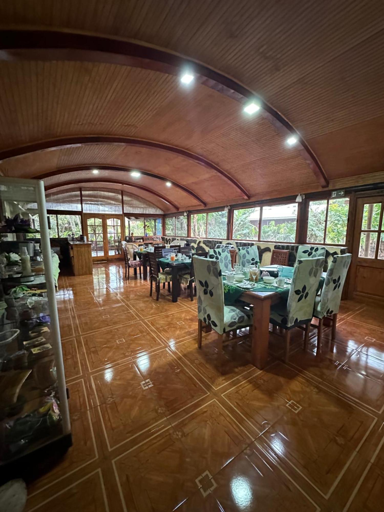 Hare Henua Bed & Breakfast Hanga Roa Exterior photo