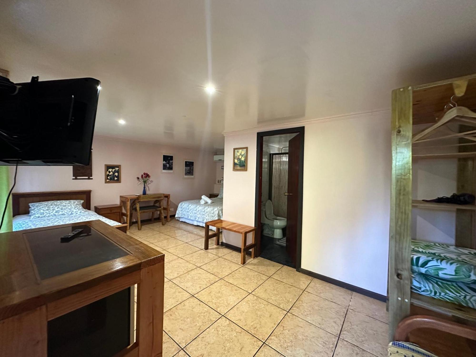 Hare Henua Bed & Breakfast Hanga Roa Exterior photo